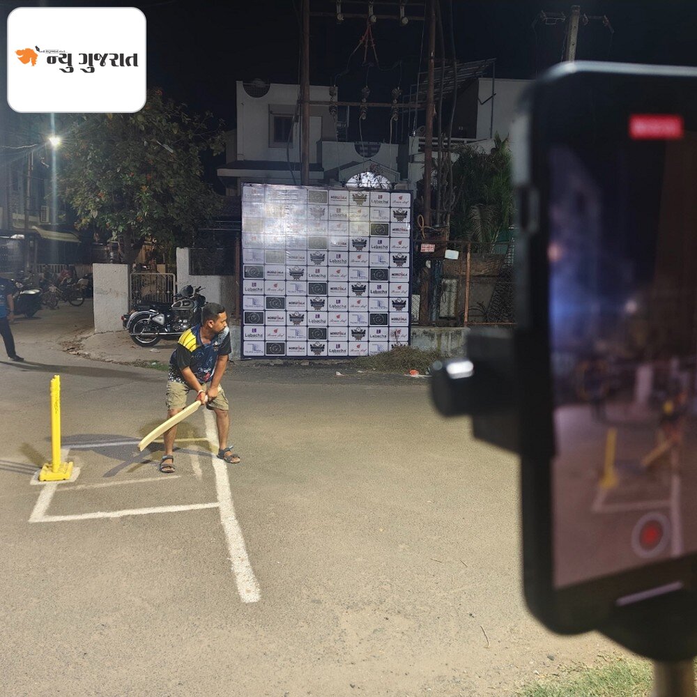 અહીં ઓક્શન થાય છે અને ક્રિકેટરોની બોલી લાગે છે:વડોદરામાં ગલી ક્રિકેટ નાઇટ ટુર્નામેન્ટનો ક્રેઝ વધ્યો, 50થી વધુ સ્થળોએ આયોજન, RPLમાં DRSના નિયમથી ડિસિઝન અપાય છે