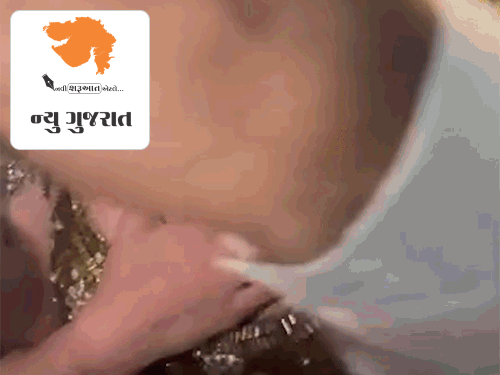 સેલ્ફી લેવા માટે ફેન્સની 'તમન્ના'!:બેકાબૂ ભીડમાંથી માંડ-માંડ બચી એક્ટ્રેસ, યૂઝર્સે કહ્યું- સિક્યુરિટી ક્યાં છે?