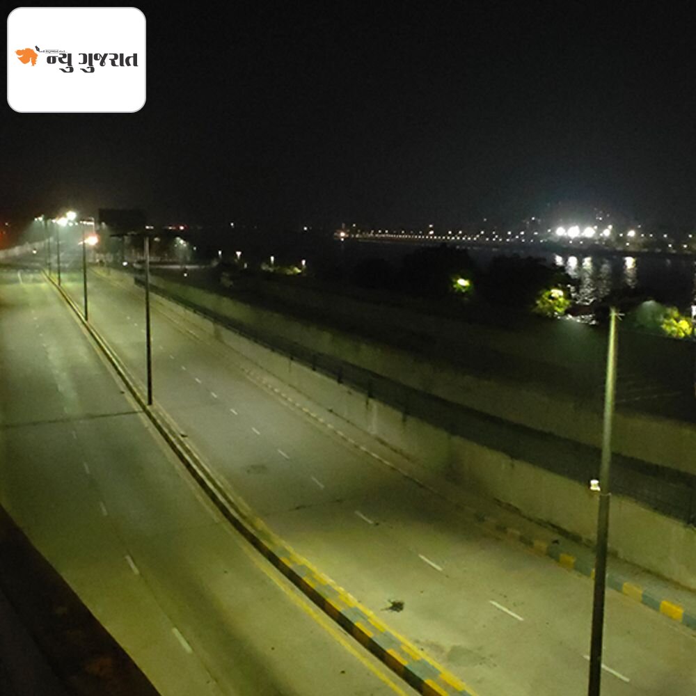 રસ્તાઓ પર ખુશીનો સન્નાટો:અમદાવાદથી જતી 6 ઈન્ટરનેશનલ ફ્લાઈટ રદ કરાઈ ભૂજ જતી નમો ભારત રેપિડ ટ્રેનને આદિપુરમાં રોકી દેવાઈ