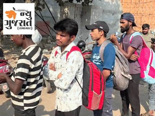 'ગાંવ ચલો આંદોલન' તેજ બન્યું, સુરત રેલવે સ્ટેશન પર લાઈનો:સપ્તાહિક રજાની માગ અને શોષણથી કંટાળી 10 લાખ શ્રમિકોનું યુપી-બિહાર પલાયન; કહ્યું-રજા માગી તો શેઠે કાઢી મુક્યો